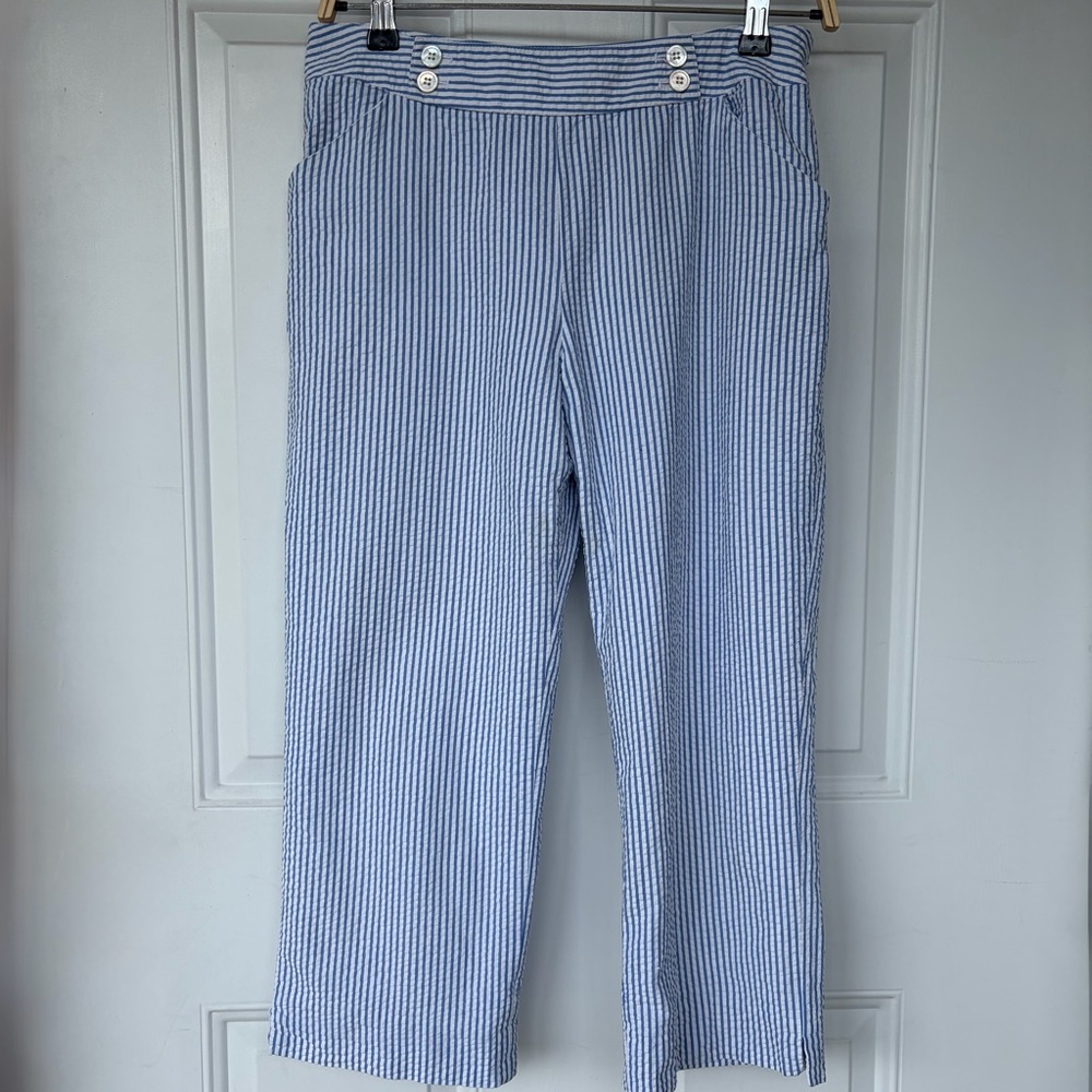 •J. McLaughlin• Blue & White Seersucker Cropped Pants – Size 8
